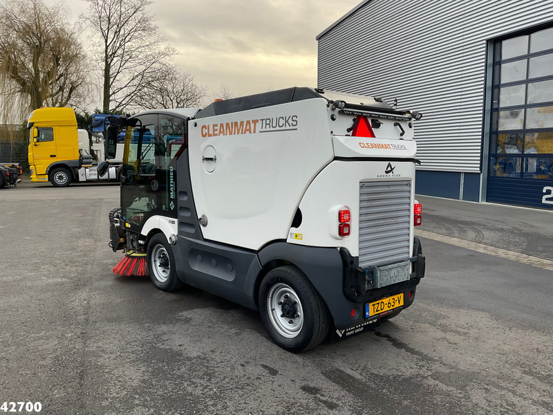 Mathieu MC 210 Azura Flex Euro 6 Stage 5 with 3-rd brush - מטאטא כבישים: תמונה 2 Mathieu MC 210 Azura Flex Euro 6 Stage 5 with 3-rd brush - מטאטא כבישים: תמונה 2