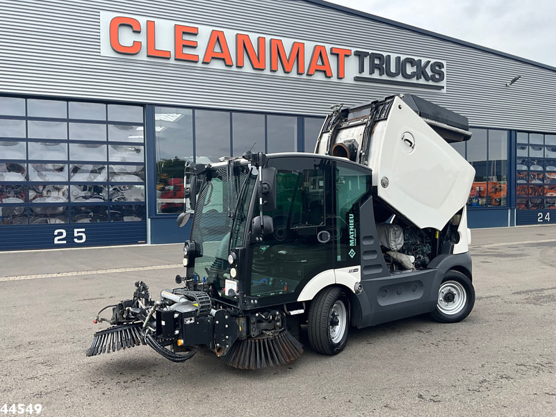 Mathieu MC 210 Azura Flex Euro 6 with 3-rd brush - מטאטא כבישים: תמונה 1 Mathieu MC 210 Azura Flex Euro 6 with 3-rd brush - מטאטא כבישים: תמונה 1