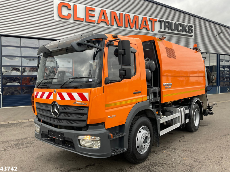 Mercedes-Benz ATEGO 1523 Faun VIAJET 6 R/HS Wegdekreiniger Just 14.776 km! - מטאטא כבישים: תמונה 2 Mercedes-Benz ATEGO 1523 Faun VIAJET 6 R/HS Wegdekreiniger Just 14.776 km! - מטאטא כבישים: תמונה 2