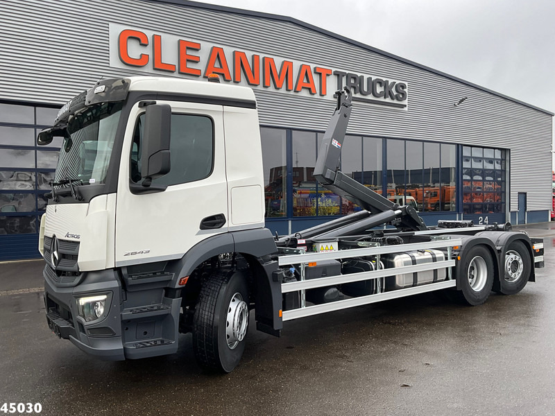 Mercedes-Benz Actros 2643 VDL 21 Ton haakarmsysteem - משאית הרמת וו: תמונה 1 Mercedes-Benz Actros 2643 VDL 21 Ton haakarmsysteem - משאית הרמת וו: תמונה 1