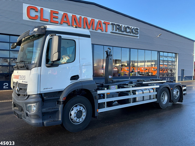 Mercedes-Benz Actros 2643 VDL 21 Ton haakarmsysteem - משאית הרמת וו: תמונה 2 Mercedes-Benz Actros 2643 VDL 21 Ton haakarmsysteem - משאית הרמת וו: תמונה 2