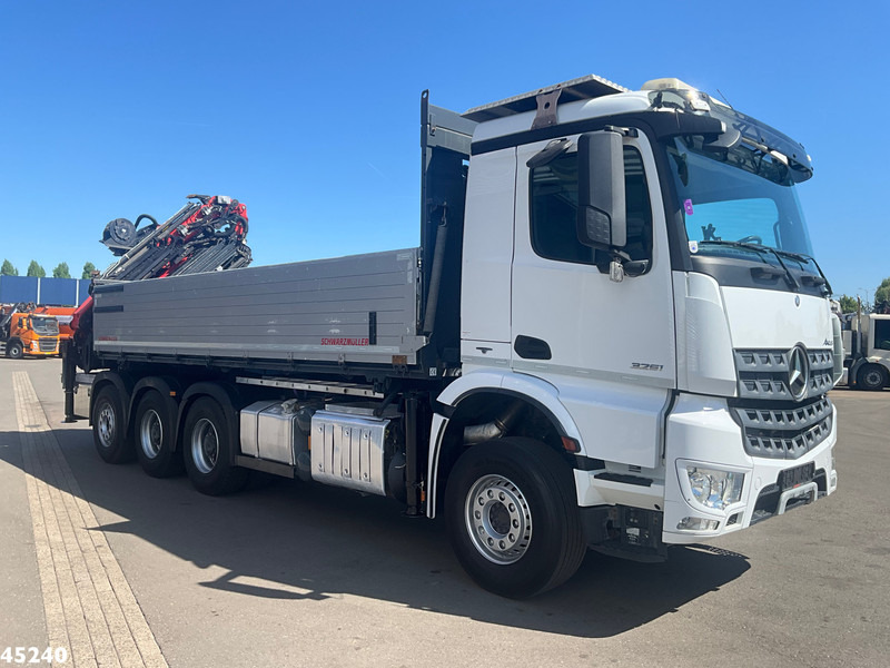 Mercedes-Benz Arocs 3251 8x4 Euro 6 Retarder Palfinger 34 Tonmeter laadkraan + Fly-Jib 2 zijdige kipper Just 146.766 km! - מזהיר, משאית מנוף: תמונה 5 Mercedes-Benz Arocs 3251 8x4 Euro 6 Retarder Palfinger 34 Tonmeter laadkraan + Fly-Jib 2 zijdige kipper Just 146.766 km! - מזהיר, משאית מנוף: תמונה 5