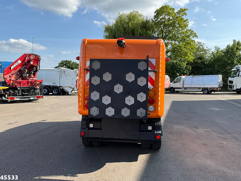 Ravo 5-Serie 560 with 3-rd brush - מטאטא כבישים: תמונה 5 Ravo 5-Serie 560 with 3-rd brush - מטאטא כבישים: תמונה 5
