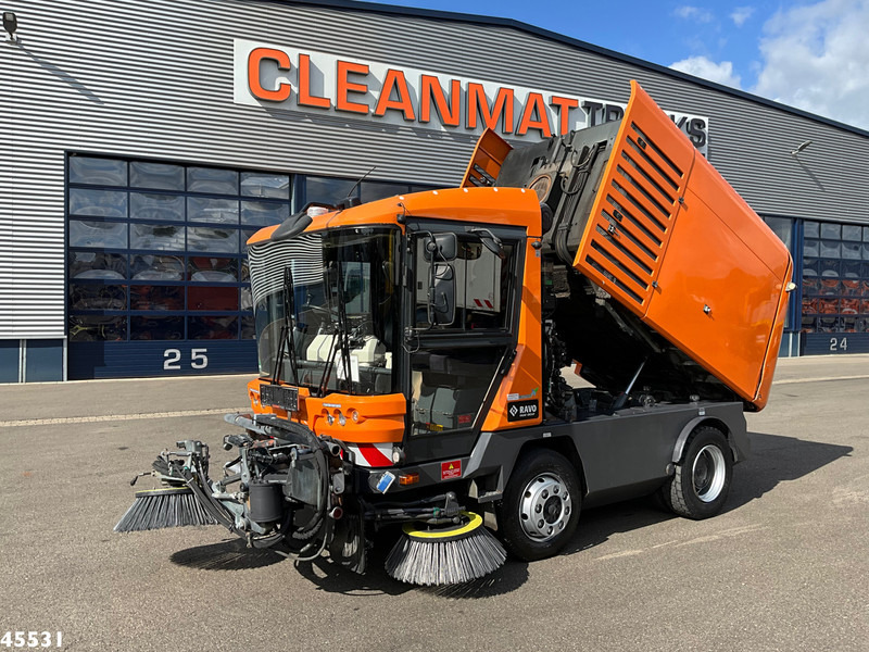 Ravo 5-Serie 580 with 3-rd brush - מטאטא כבישים: תמונה 1 Ravo 5-Serie 580 with 3-rd brush - מטאטא כבישים: תמונה 1