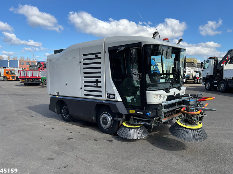 Ravo 540 CD Euro 6 with 3-rd brush - מטאטא כבישים: תמונה 4 Ravo 540 CD Euro 6 with 3-rd brush - מטאטא כבישים: תמונה 4