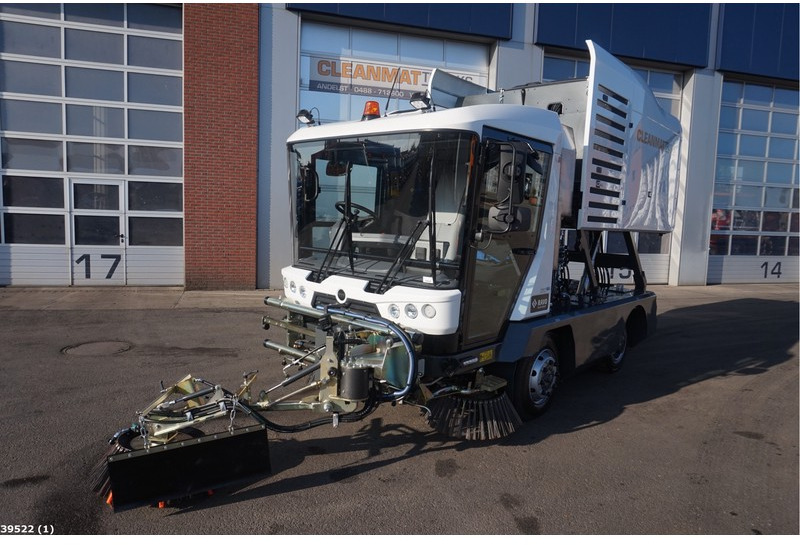 Ravo 540 CD with 3-rd brush - מטאטא כבישים: תמונה 1 Ravo 540 CD with 3-rd brush - מטאטא כבישים: תמונה 1