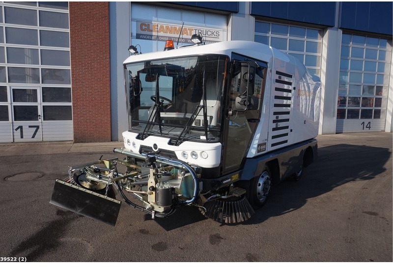 Ravo 540 CD with 3-rd brush - מטאטא כבישים: תמונה 5 Ravo 540 CD with 3-rd brush - מטאטא כבישים: תמונה 5