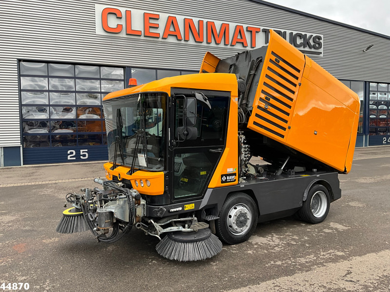 Ravo 540 with 3-rd brush - מטאטא כבישים: תמונה 2 Ravo 540 with 3-rd brush - מטאטא כבישים: תמונה 2