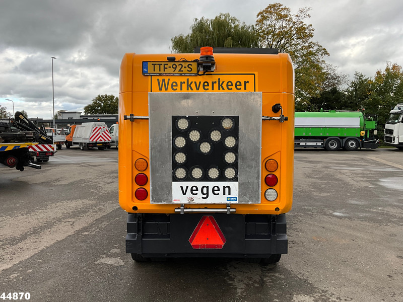 Ravo 540 with 3-rd brush - מטאטא כבישים: תמונה 5 Ravo 540 with 3-rd brush - מטאטא כבישים: תמונה 5