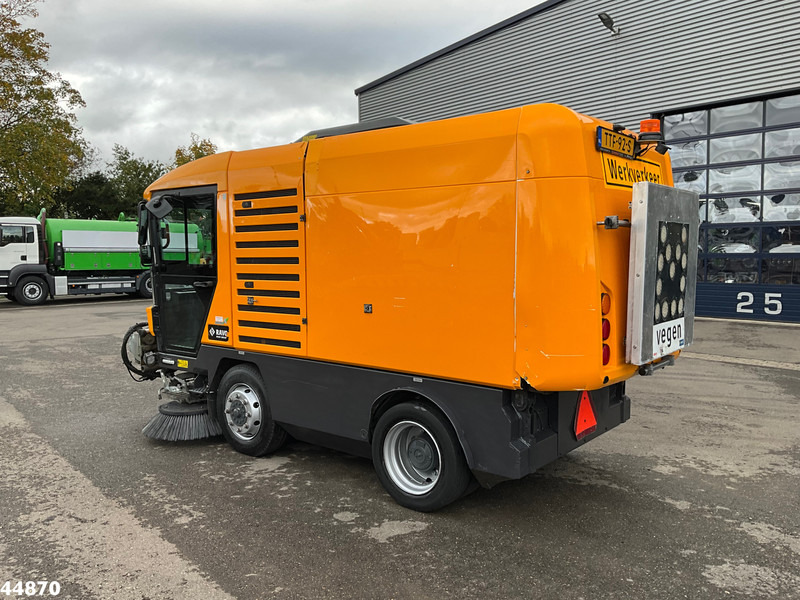 Ravo 540 with 3-rd brush - מטאטא כבישים: תמונה 4 Ravo 540 with 3-rd brush - מטאטא כבישים: תמונה 4