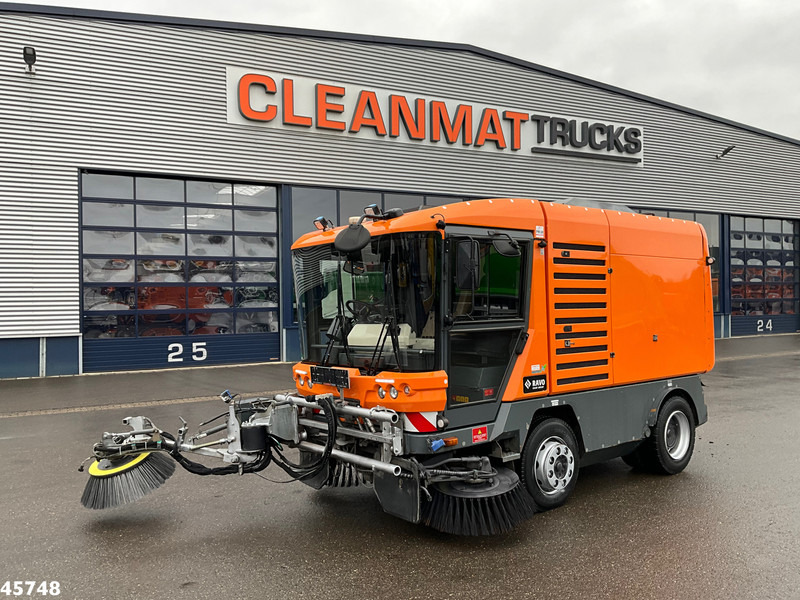 Ravo 580 with 3-rd brush - מטאטא כבישים: תמונה 2 Ravo 580 with 3-rd brush - מטאטא כבישים: תמונה 2