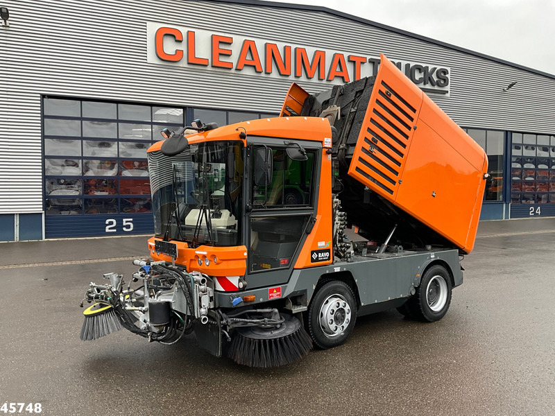 Ravo 580 with 3-rd brush - מטאטא כבישים: תמונה 1 Ravo 580 with 3-rd brush - מטאטא כבישים: תמונה 1