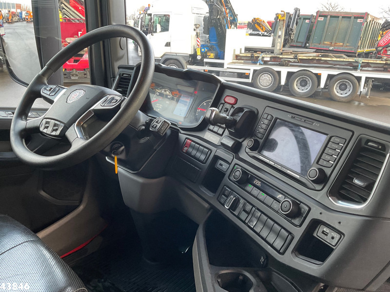 הַחכָּרָה Scania R 580 V8 6x4 Euro 6 Retarder Scania R 580 V8 6x4 Euro 6 Retarder: תמונה 11 הַחכָּרָה Scania R 580 V8 6x4 Euro 6 Retarder Scania R 580 V8 6x4 Euro 6 Retarder: תמונה 11