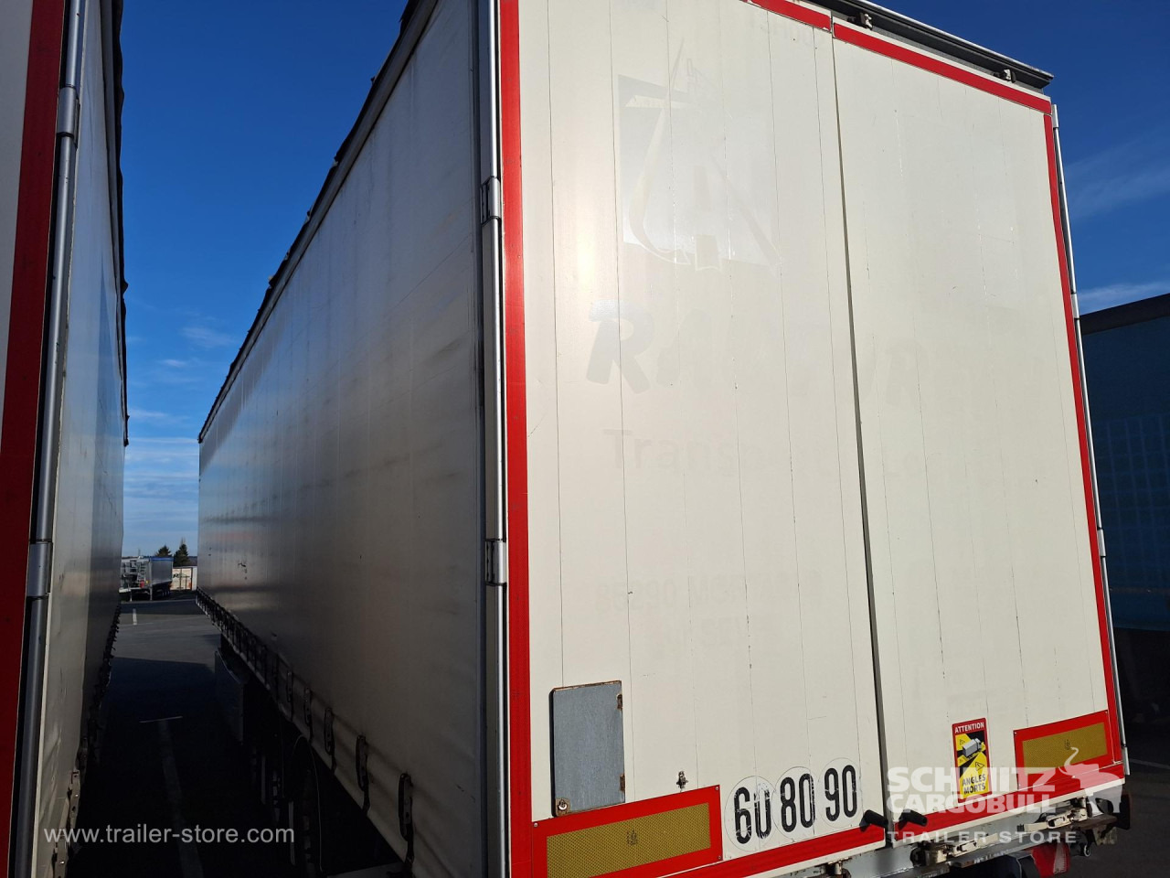 FRUEHAUF Curtainsider Standard Taillift - סמיטריילר עם וילונות צד: תמונה 5 FRUEHAUF Curtainsider Standard Taillift - סמיטריילר עם וילונות צד: תמונה 5