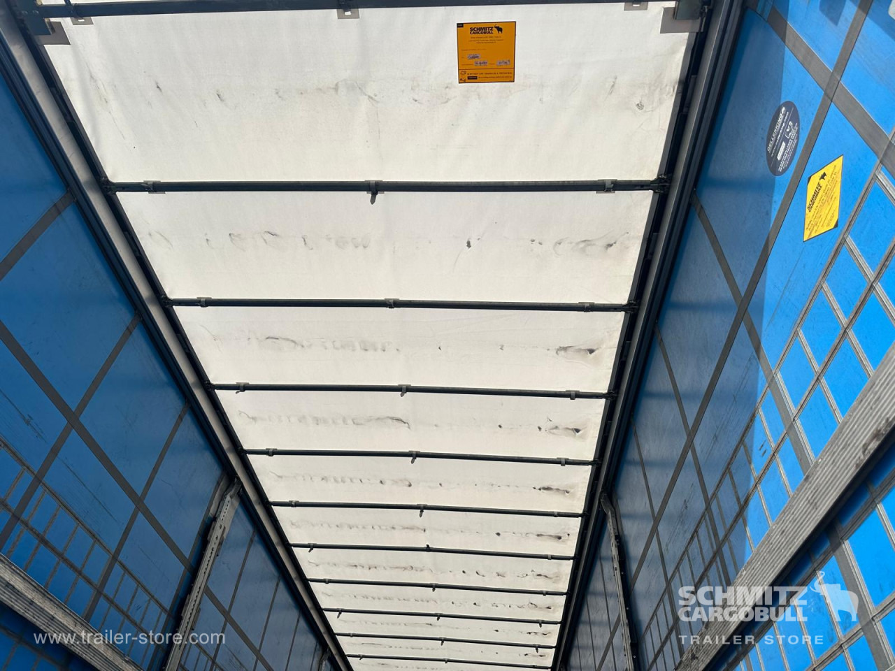 SCHMITZ Curtainsider Standard - סמיטריילר עם וילונות צד: תמונה 5 SCHMITZ Curtainsider Standard - סמיטריילר עם וילונות צד: תמונה 5