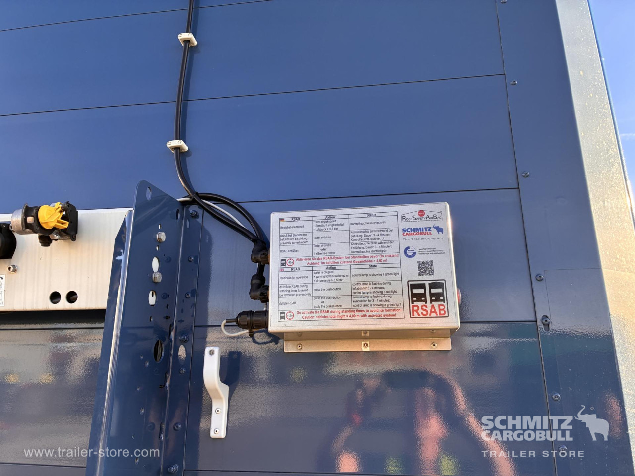 SCHMITZ Auflieger Curtainsider Standard - סמיטריילר עם וילונות צד: תמונה 3 SCHMITZ Auflieger Curtainsider Standard - סמיטריילר עם וילונות צד: תמונה 3