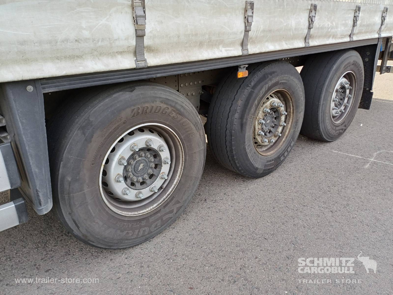 SCHMITZ Auflieger Curtainsider Standard - סמיטריילר עם וילונות צד: תמונה 4 SCHMITZ Auflieger Curtainsider Standard - סמיטריילר עם וילונות צד: תמונה 4