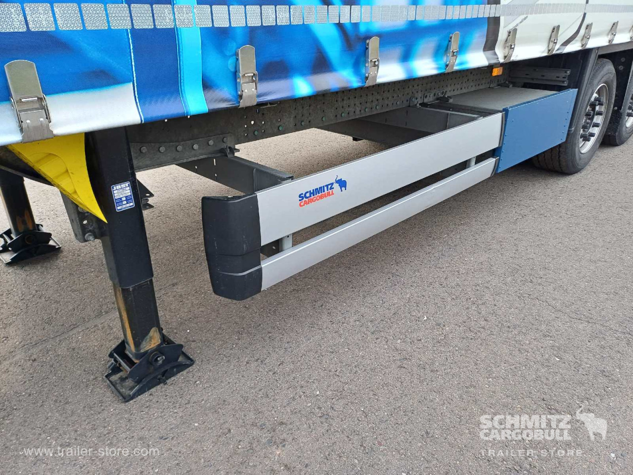 SCHMITZ Auflieger Curtainsider Standard - סמיטריילר עם וילונות צד: תמונה 4 SCHMITZ Auflieger Curtainsider Standard - סמיטריילר עם וילונות צד: תמונה 4