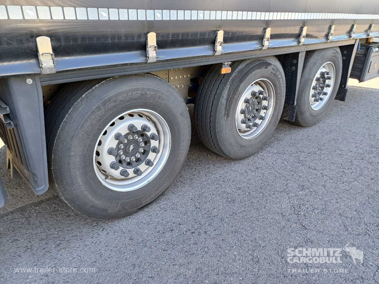 SCHMITZ Auflieger Curtainsider Standard - סמיטריילר עם וילונות צד: תמונה 5 SCHMITZ Auflieger Curtainsider Standard - סמיטריילר עם וילונות צד: תמונה 5