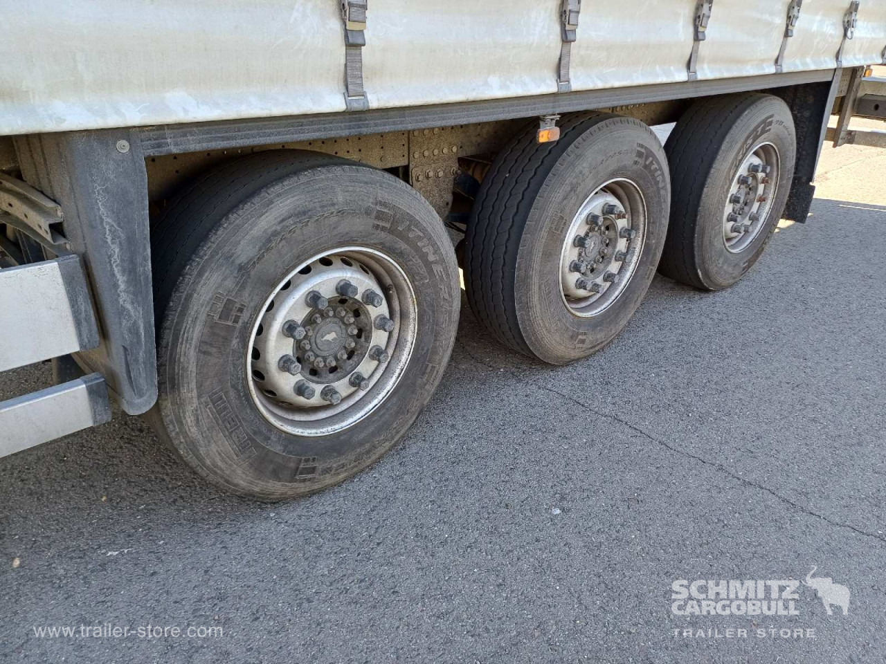 SCHMITZ Auflieger Curtainsider Standard - סמיטריילר עם וילונות צד: תמונה 4 SCHMITZ Auflieger Curtainsider Standard - סמיטריילר עם וילונות צד: תמונה 4