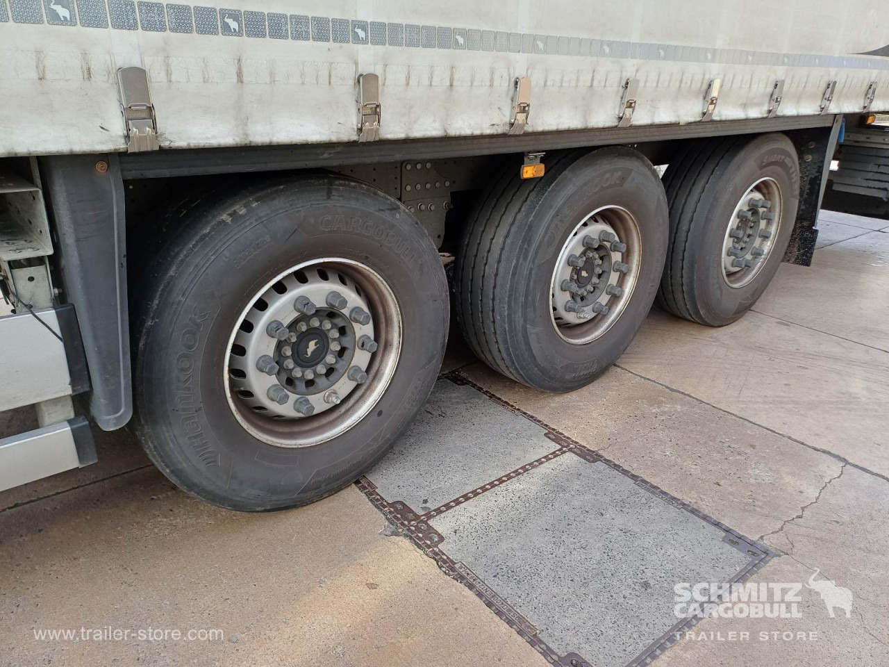 SCHMITZ Auflieger Curtainsider Standard - סמיטריילר עם וילונות צד: תמונה 4 SCHMITZ Auflieger Curtainsider Standard - סמיטריילר עם וילונות צד: תמונה 4