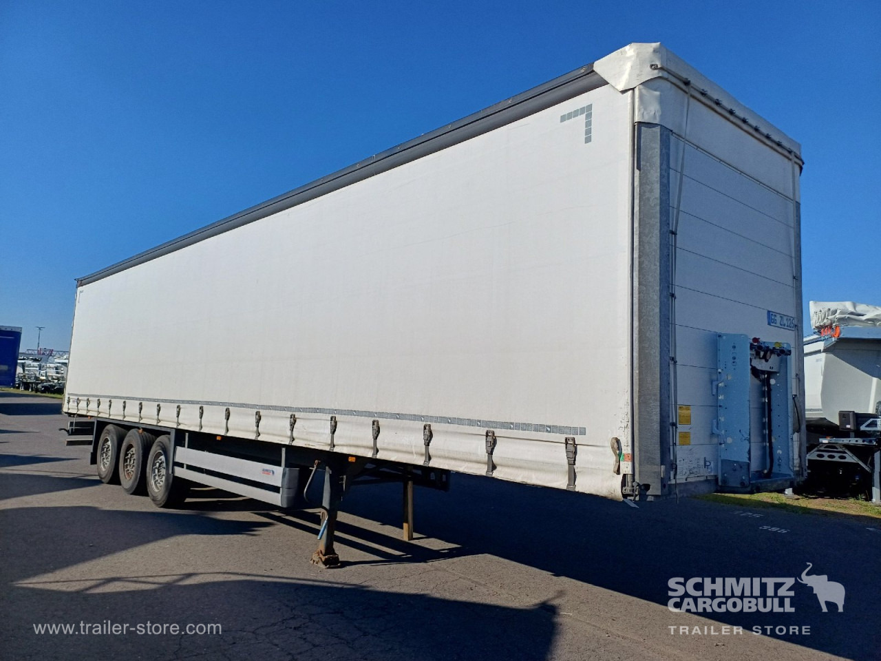 SCHMITZ Auflieger Curtainsider Standard - סמיטריילר עם וילונות צד: תמונה 1 SCHMITZ Auflieger Curtainsider Standard - סמיטריילר עם וילונות צד: תמונה 1