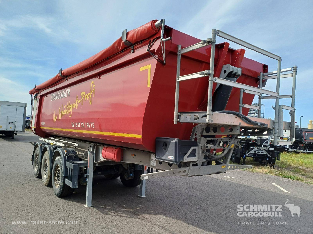 SCHMITZ Auflieger Kipper Stahlrundmulde 28m³ - סמיטריילר עם מזהיר: תמונה 1 SCHMITZ Auflieger Kipper Stahlrundmulde 28m³ - סמיטריילר עם מזהיר: תמונה 1