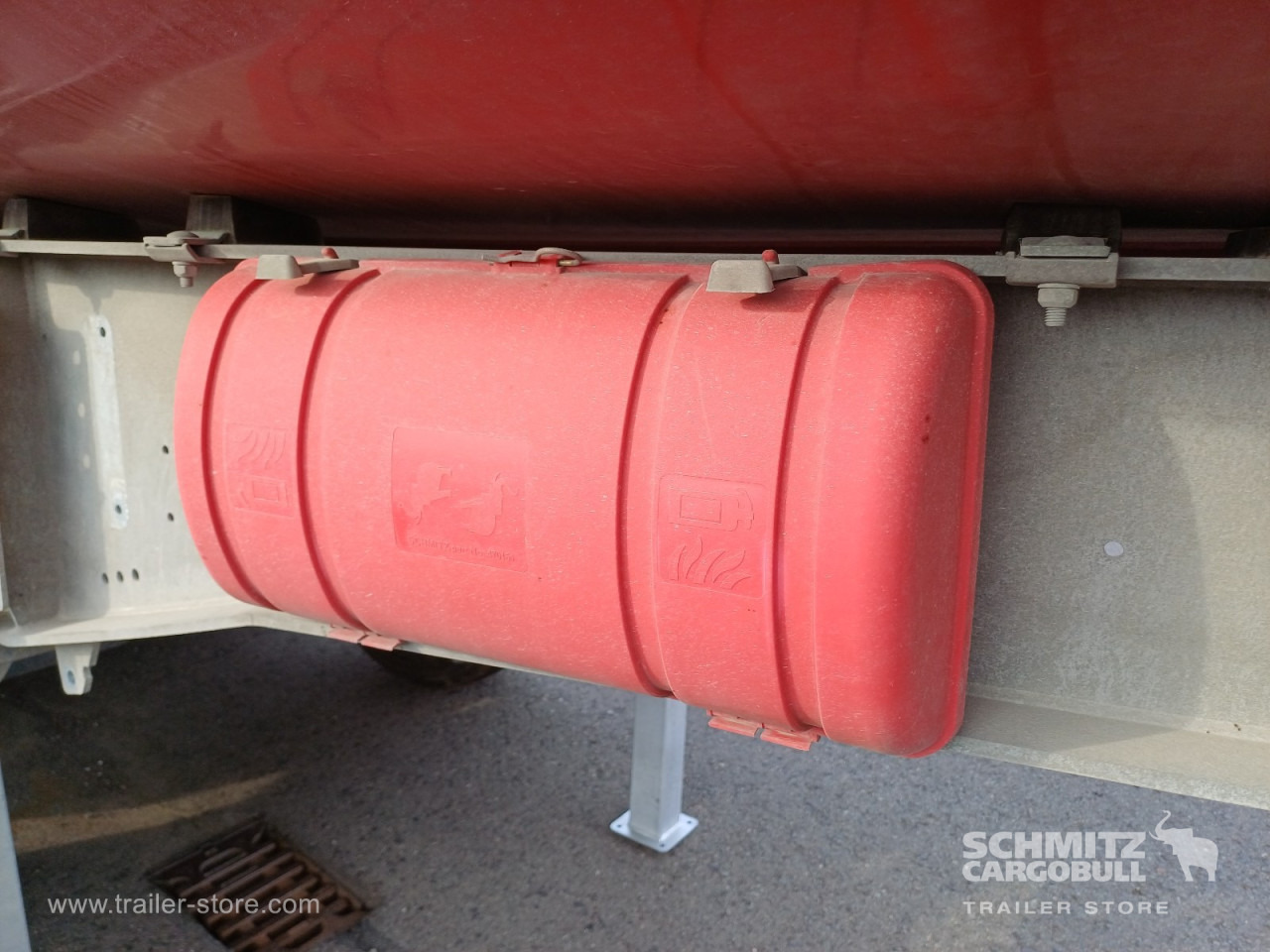 SCHMITZ Auflieger Kipper Stahlrundmulde 28m³ - סמיטריילר עם מזהיר: תמונה 4 SCHMITZ Auflieger Kipper Stahlrundmulde 28m³ - סמיטריילר עם מזהיר: תמונה 4