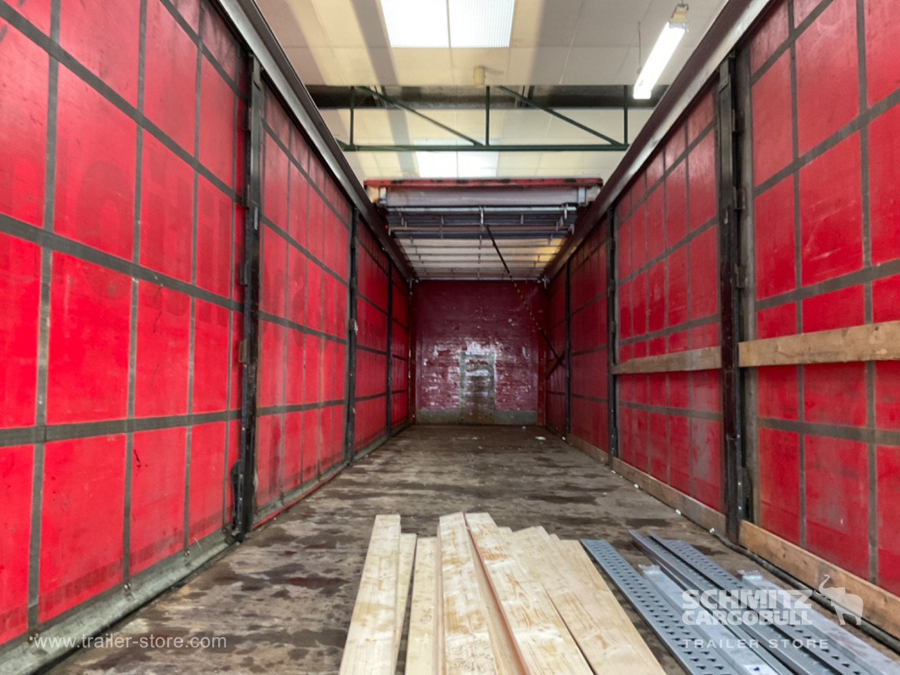 Curtainsider Standard Forklift holder - סמיטריילר עם וילונות צד: תמונה 5 Curtainsider Standard Forklift holder - סמיטריילר עם וילונות צד: תמונה 5