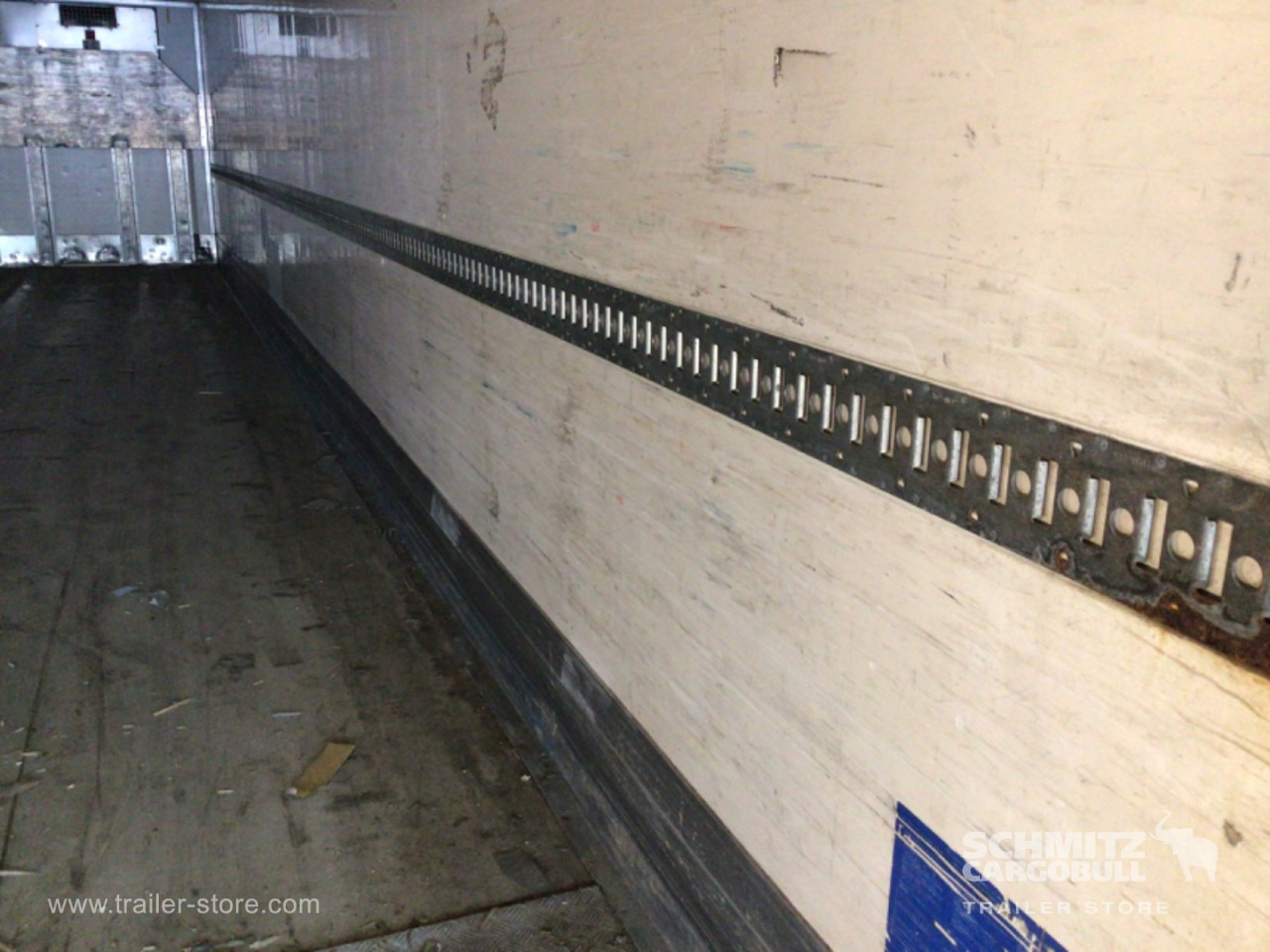 KRONE Reefer Standard Taillift - סמיטריילר איזותרמי: תמונה 3 KRONE Reefer Standard Taillift - סמיטריילר איזותרמי: תמונה 3