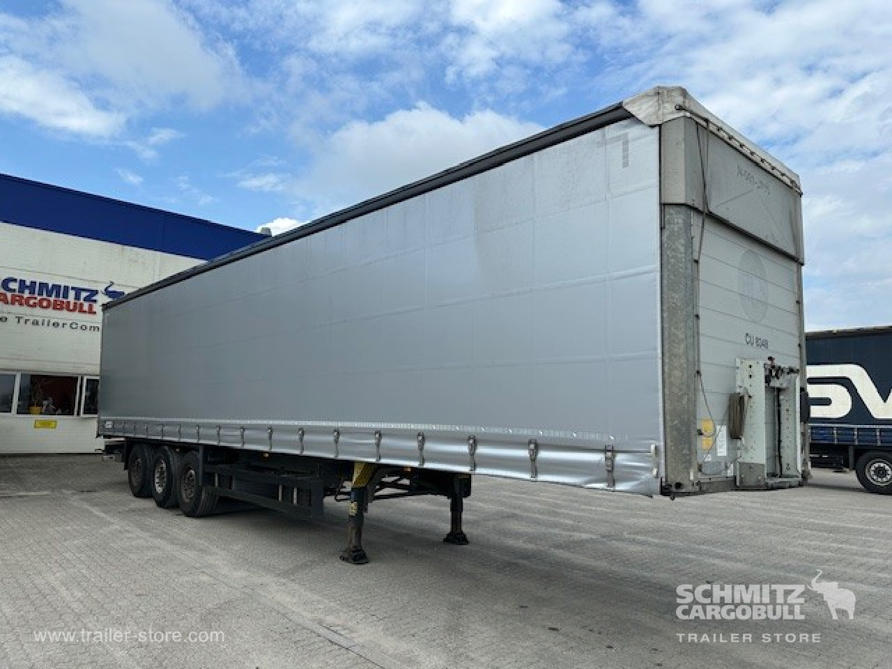 SCHMITZ Curtainsider Standard Forklift holder - סמיטריילר עם וילונות צד: תמונה 1 SCHMITZ Curtainsider Standard Forklift holder - סמיטריילר עם וילונות צד: תמונה 1