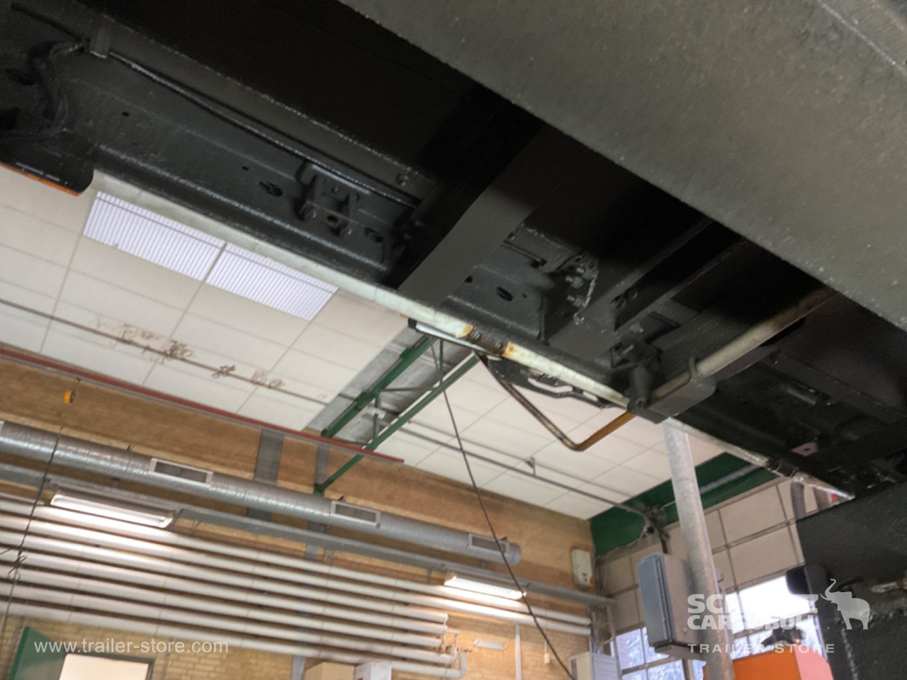 SCHMITZ Curtainsider Standard Forklift holder - סמיטריילר עם וילונות צד: תמונה 2 SCHMITZ Curtainsider Standard Forklift holder - סמיטריילר עם וילונות צד: תמונה 2