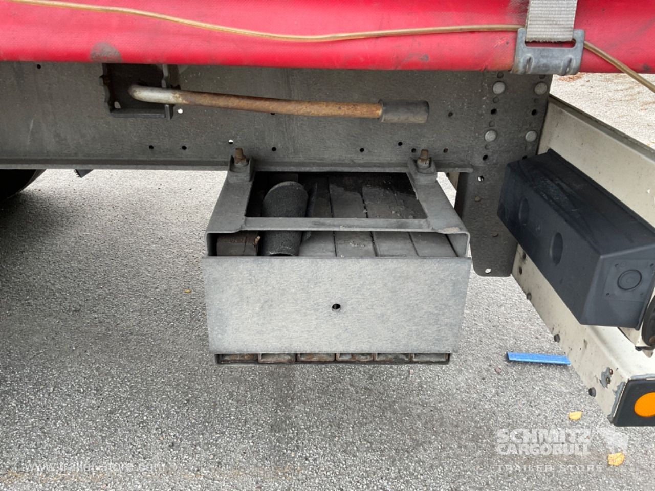 SCHMITZ Curtainsider Standard - סמיטריילר עם וילונות צד: תמונה 4 SCHMITZ Curtainsider Standard - סמיטריילר עם וילונות צד: תמונה 4