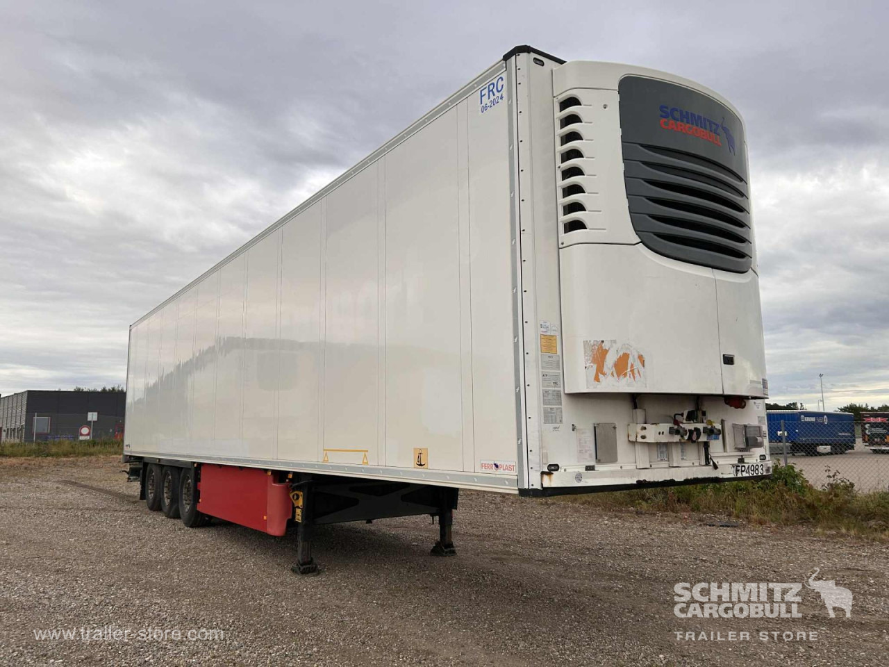 SCHMITZ Reefer Standard Double deck - סמיטריילר איזותרמי: תמונה 1 SCHMITZ Reefer Standard Double deck - סמיטריילר איזותרמי: תמונה 1