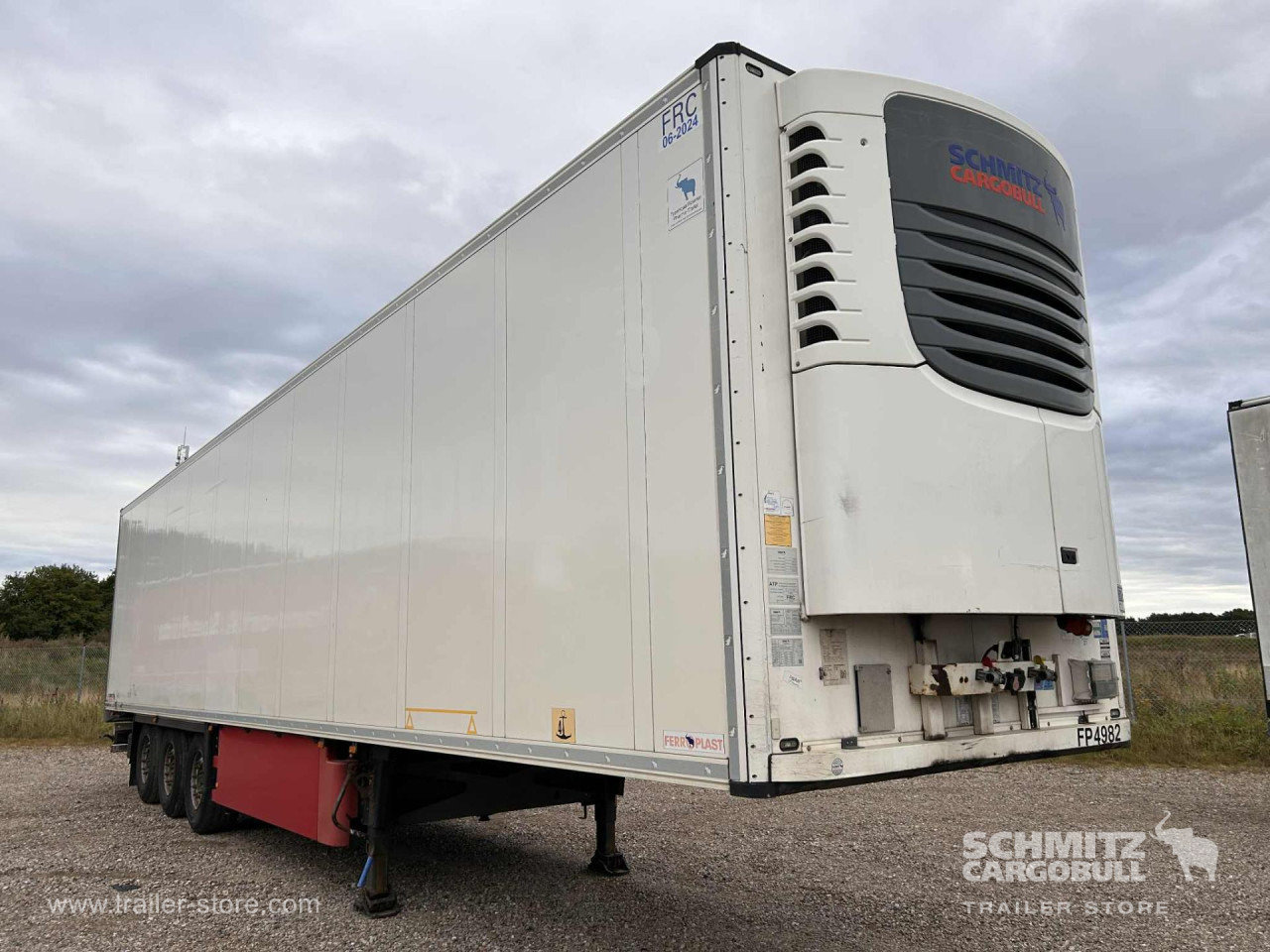 SCHMITZ Reefer Standard Double deck - סמיטריילר איזותרמי: תמונה 1 SCHMITZ Reefer Standard Double deck - סמיטריילר איזותרמי: תמונה 1