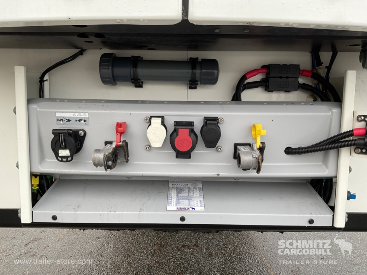 SCHMITZ Reefer Standard Taillift - סמיטריילר איזותרמי: תמונה 4 SCHMITZ Reefer Standard Taillift - סמיטריילר איזותרמי: תמונה 4