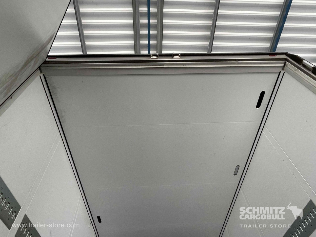 SCHMITZ Semiremolque Frigo Standard - סמיטריילר איזותרמי: תמונה 3 SCHMITZ Semiremolque Frigo Standard - סמיטריילר איזותרמי: תמונה 3