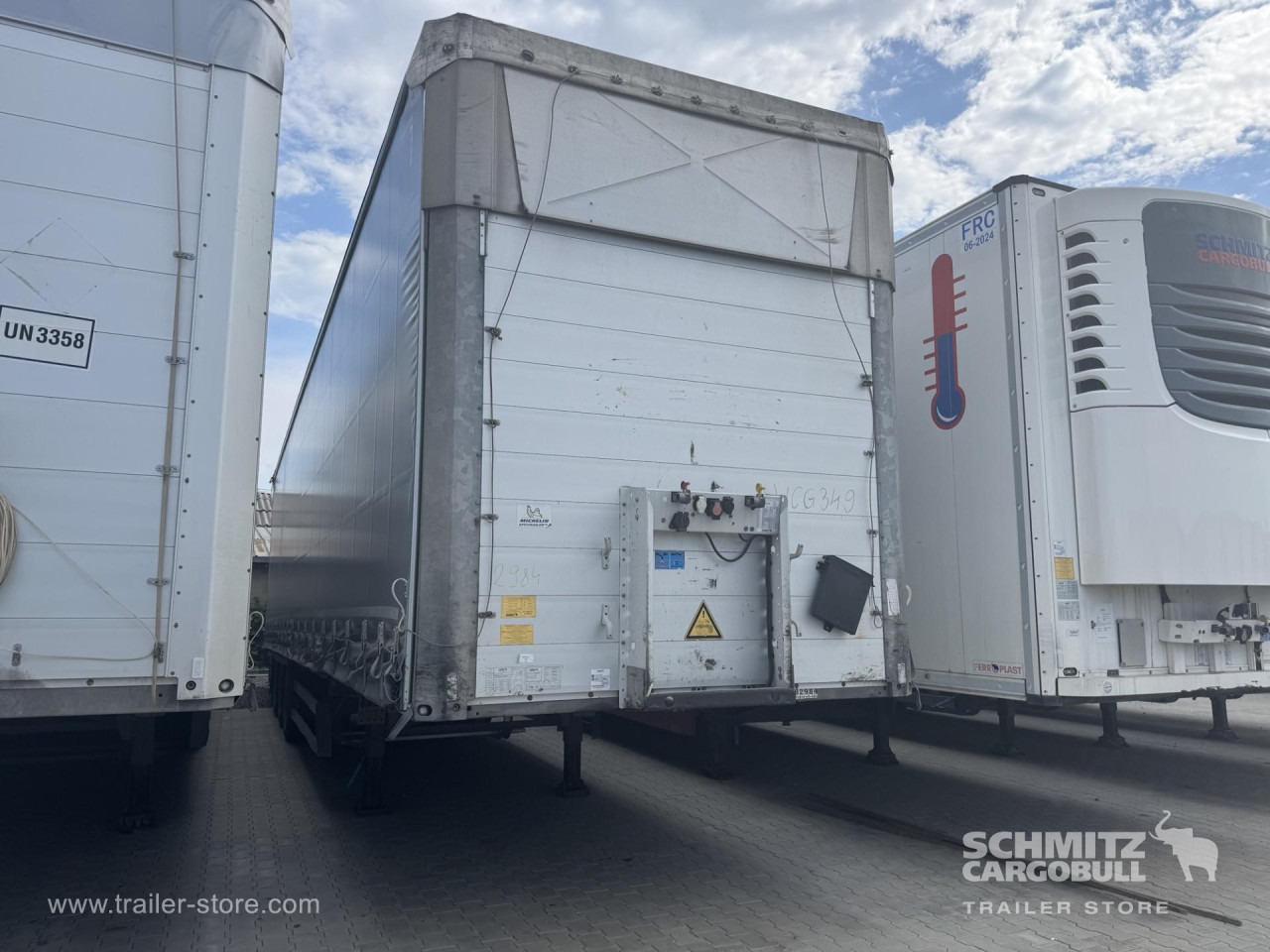 SCHMITZ Curtainsider Mega - סמיטריילר עם וילונות צד: תמונה 1 SCHMITZ Curtainsider Mega - סמיטריילר עם וילונות צד: תמונה 1