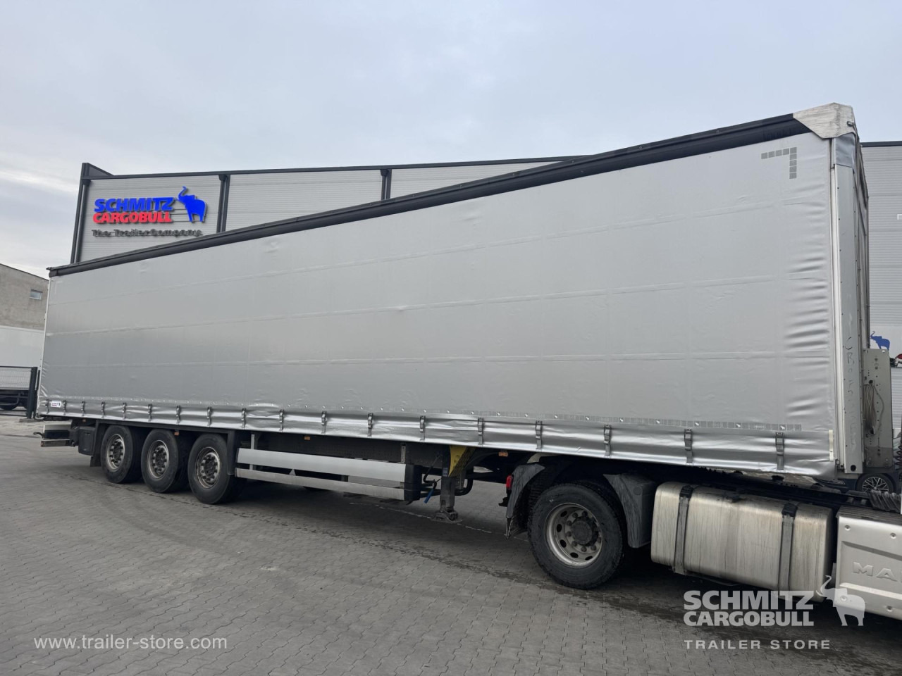 SCHMITZ Curtainsider Standard - סמיטריילר עם וילונות צד: תמונה 1 SCHMITZ Curtainsider Standard - סמיטריילר עם וילונות צד: תמונה 1