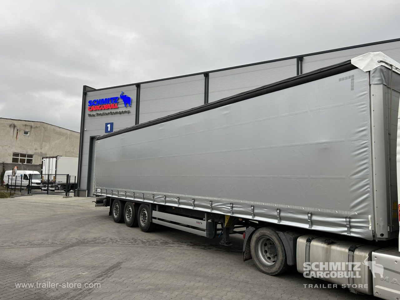 SCHMITZ Curtainsider Standard - סמיטריילר עם וילונות צד: תמונה 1 SCHMITZ Curtainsider Standard - סמיטריילר עם וילונות צד: תמונה 1