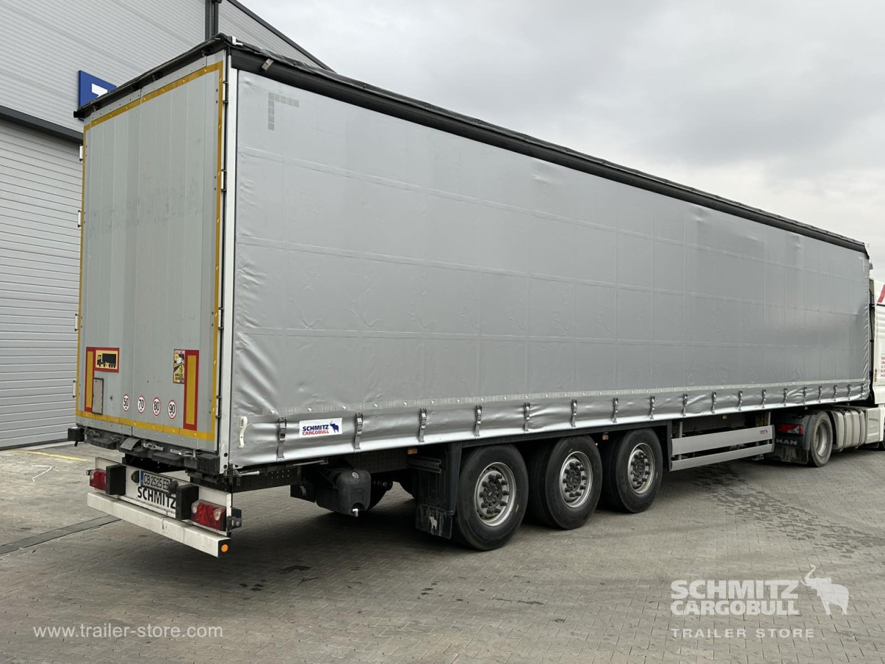 SCHMITZ Curtainsider Standard - סמיטריילר עם וילונות צד: תמונה 2 SCHMITZ Curtainsider Standard - סמיטריילר עם וילונות צד: תמונה 2