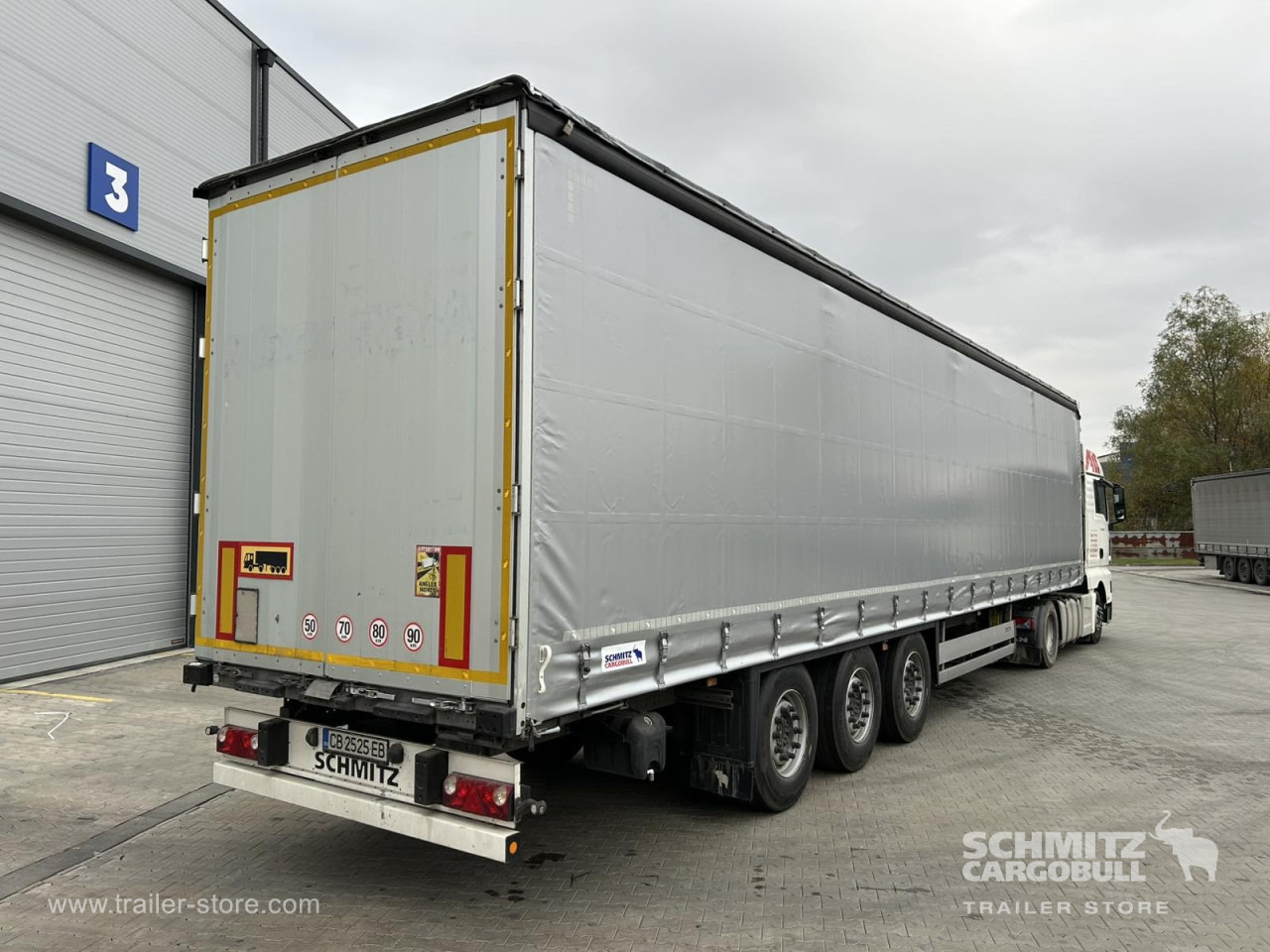 SCHMITZ Curtainsider Standard - סמיטריילר עם וילונות צד: תמונה 4 SCHMITZ Curtainsider Standard - סמיטריילר עם וילונות צד: תמונה 4