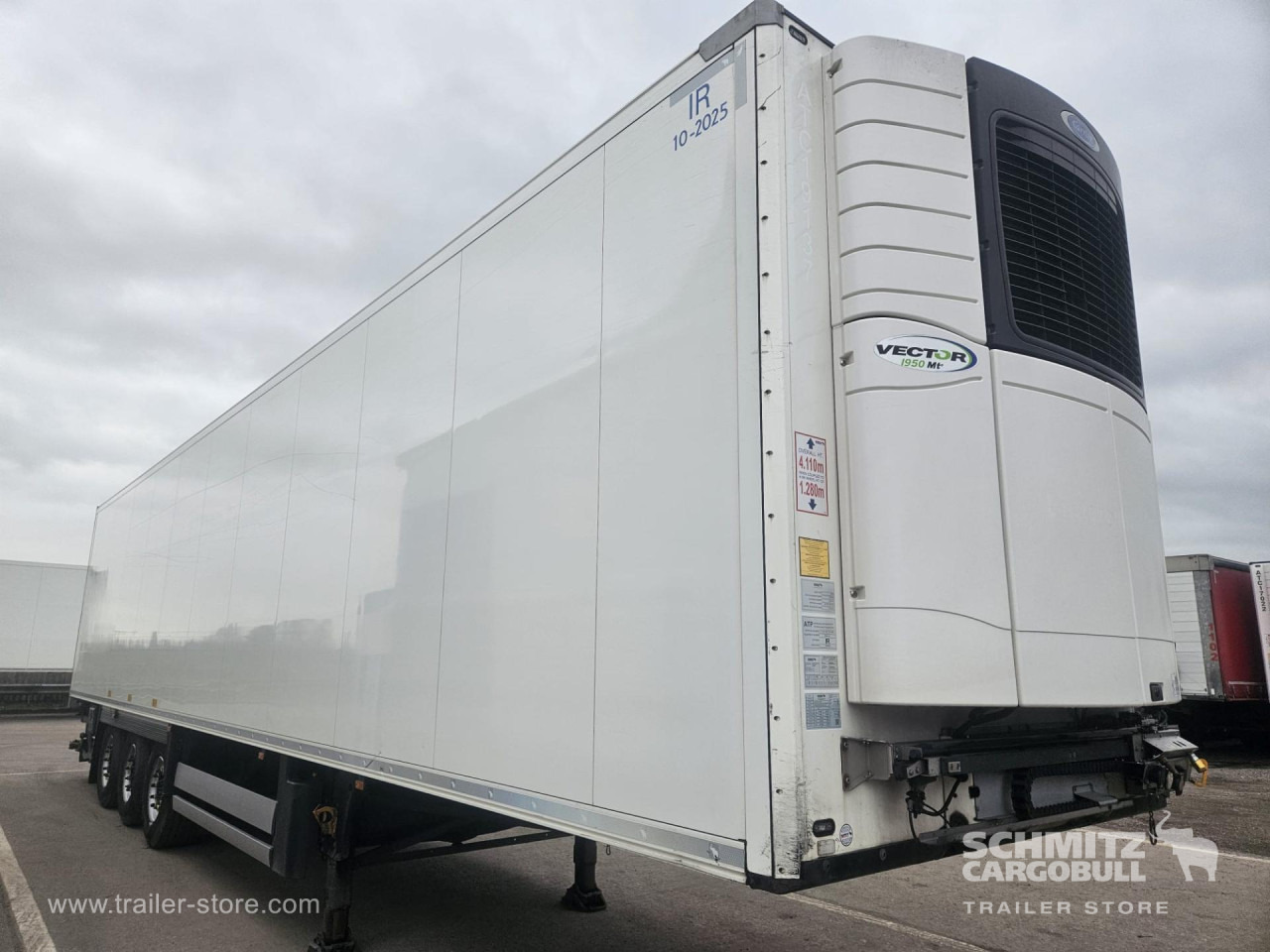 SCHMITZ Reefer Multitemp Taillift - סמיטריילר איזותרמי: תמונה 1 SCHMITZ Reefer Multitemp Taillift - סמיטריילר איזותרמי: תמונה 1