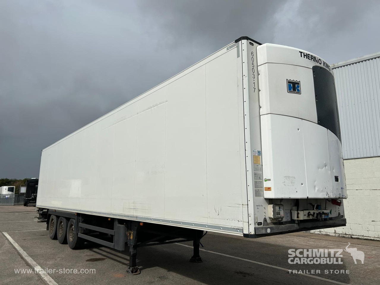 SCHMITZ Reefer Standard - סמיטריילר איזותרמי: תמונה 1 SCHMITZ Reefer Standard - סמיטריילר איזותרמי: תמונה 1
