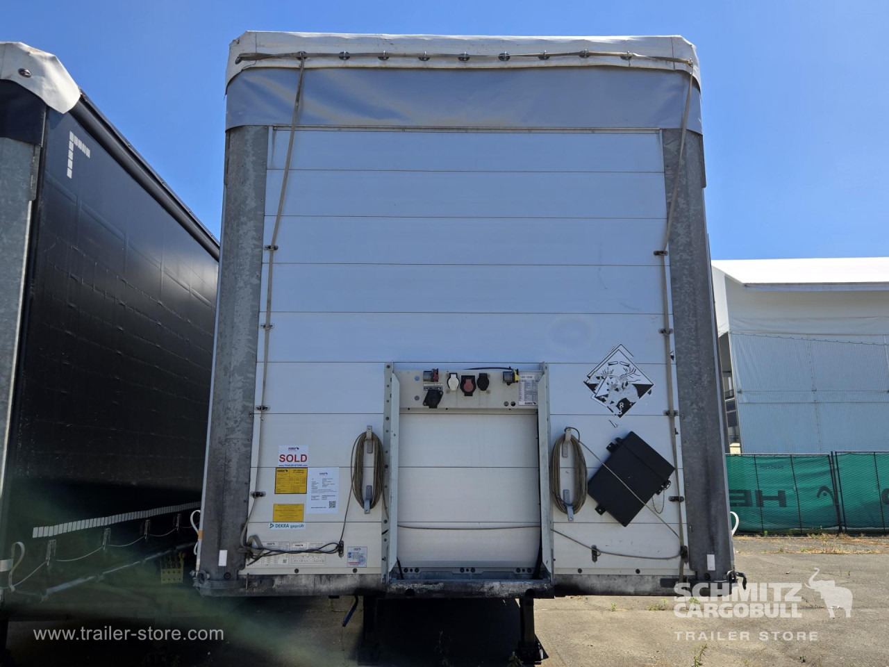 SCHMITZ Curtainsider Standard - סמיטריילר עם וילונות צד: תמונה 4 SCHMITZ Curtainsider Standard - סמיטריילר עם וילונות צד: תמונה 4