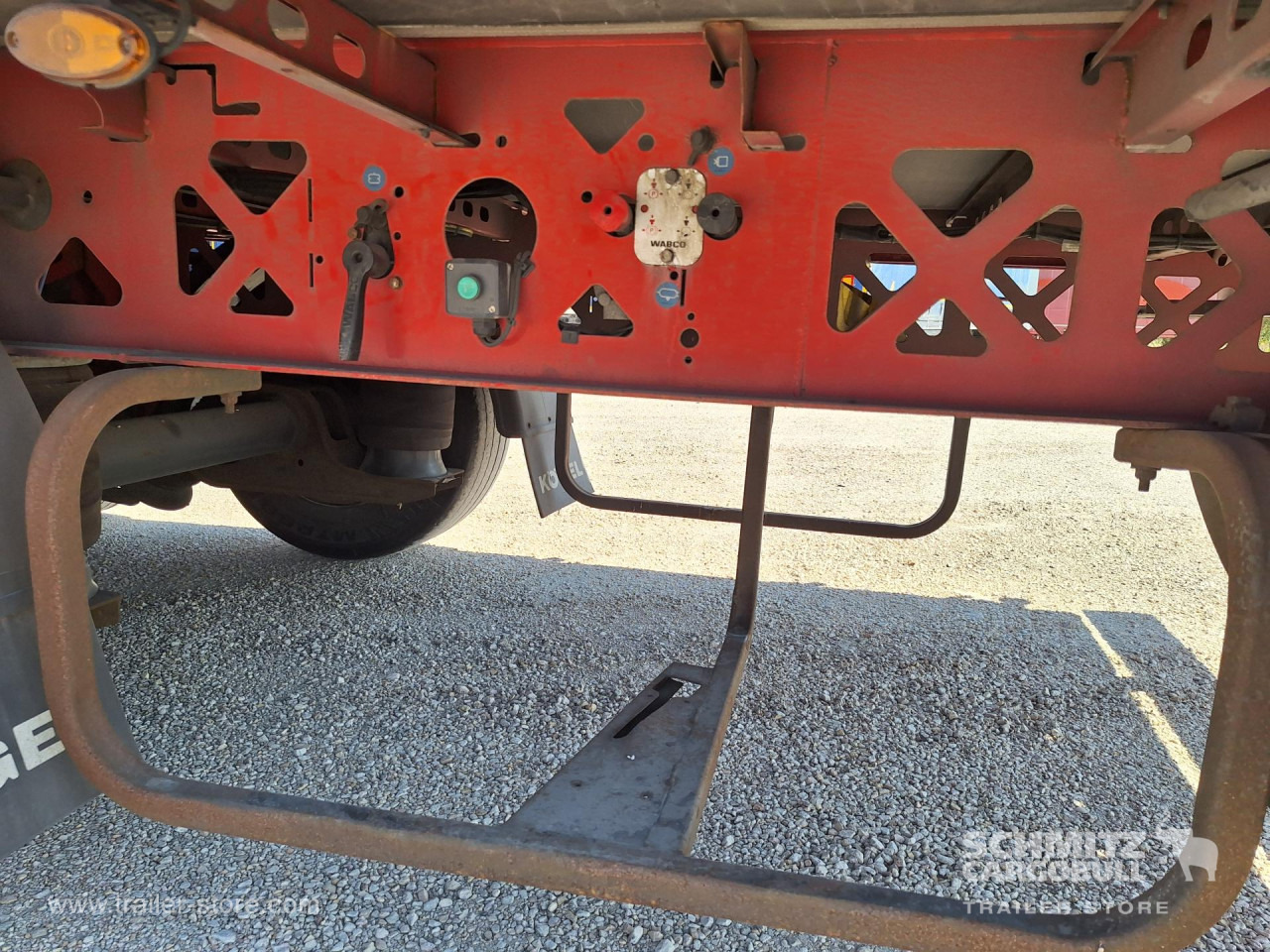 KOEGEL Curtainsider Standard - סמיטריילר עם וילונות צד: תמונה 2 KOEGEL Curtainsider Standard - סמיטריילר עם וילונות צד: תמונה 2