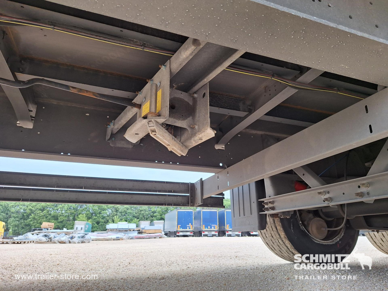 SCHMITZ Curtainsider Mega - סמיטריילר עם וילונות צד: תמונה 4 SCHMITZ Curtainsider Mega - סמיטריילר עם וילונות צד: תמונה 4