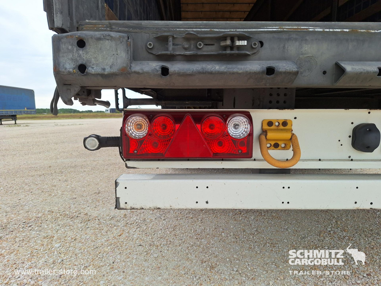 SCHMITZ Curtainsider Mega - סמיטריילר עם וילונות צד: תמונה 2 SCHMITZ Curtainsider Mega - סמיטריילר עם וילונות צד: תמונה 2