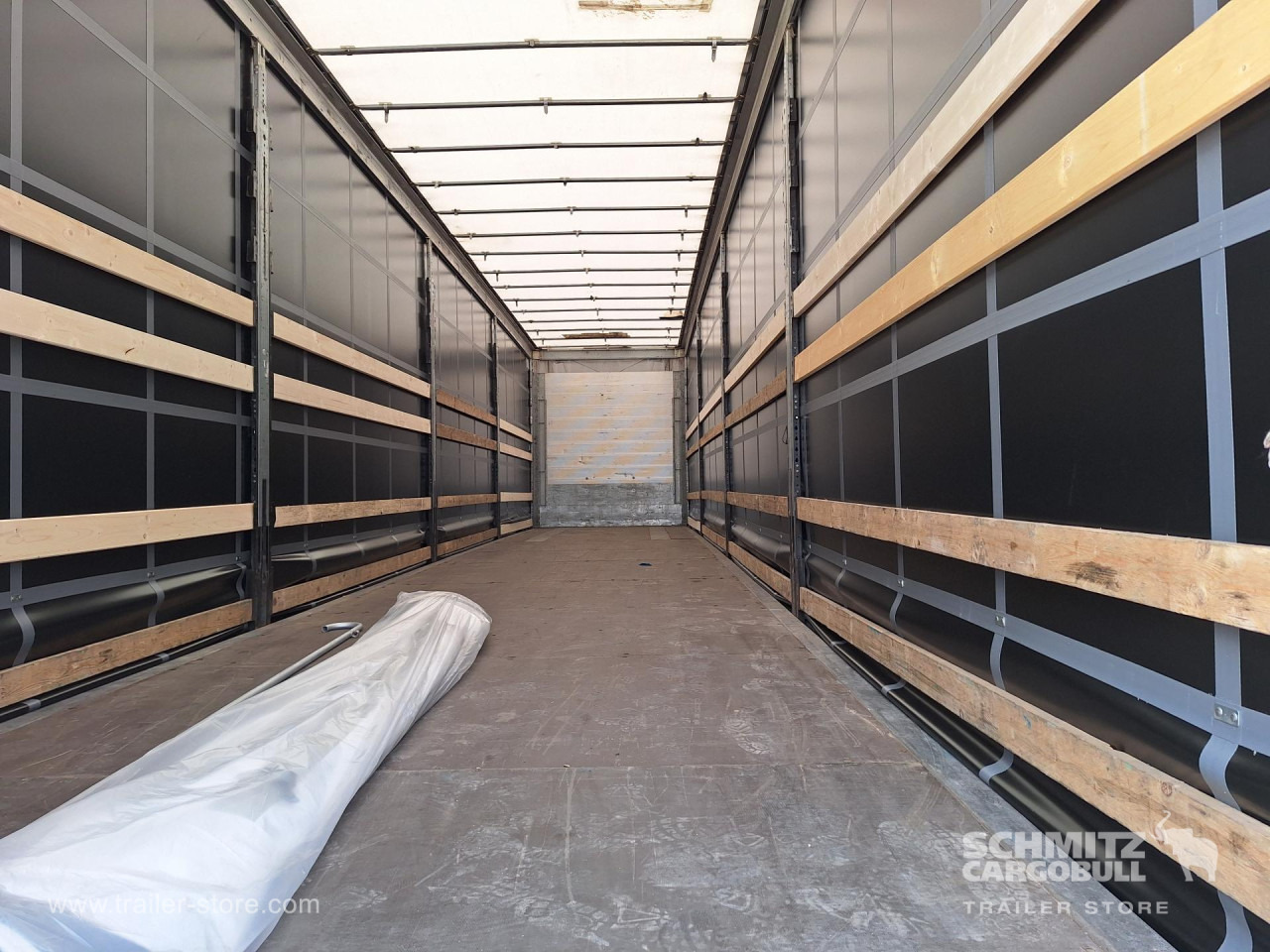 SCHMITZ Curtainsider Mega - סמיטריילר עם וילונות צד: תמונה 3 SCHMITZ Curtainsider Mega - סמיטריילר עם וילונות צד: תמונה 3