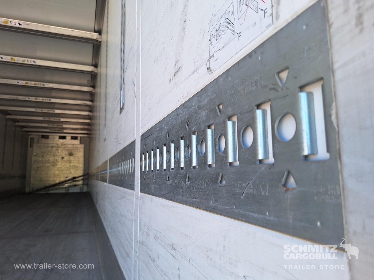 SCHMITZ Reefer Standard Double deck - סמיטריילר איזותרמי: תמונה 3 SCHMITZ Reefer Standard Double deck - סמיטריילר איזותרמי: תמונה 3